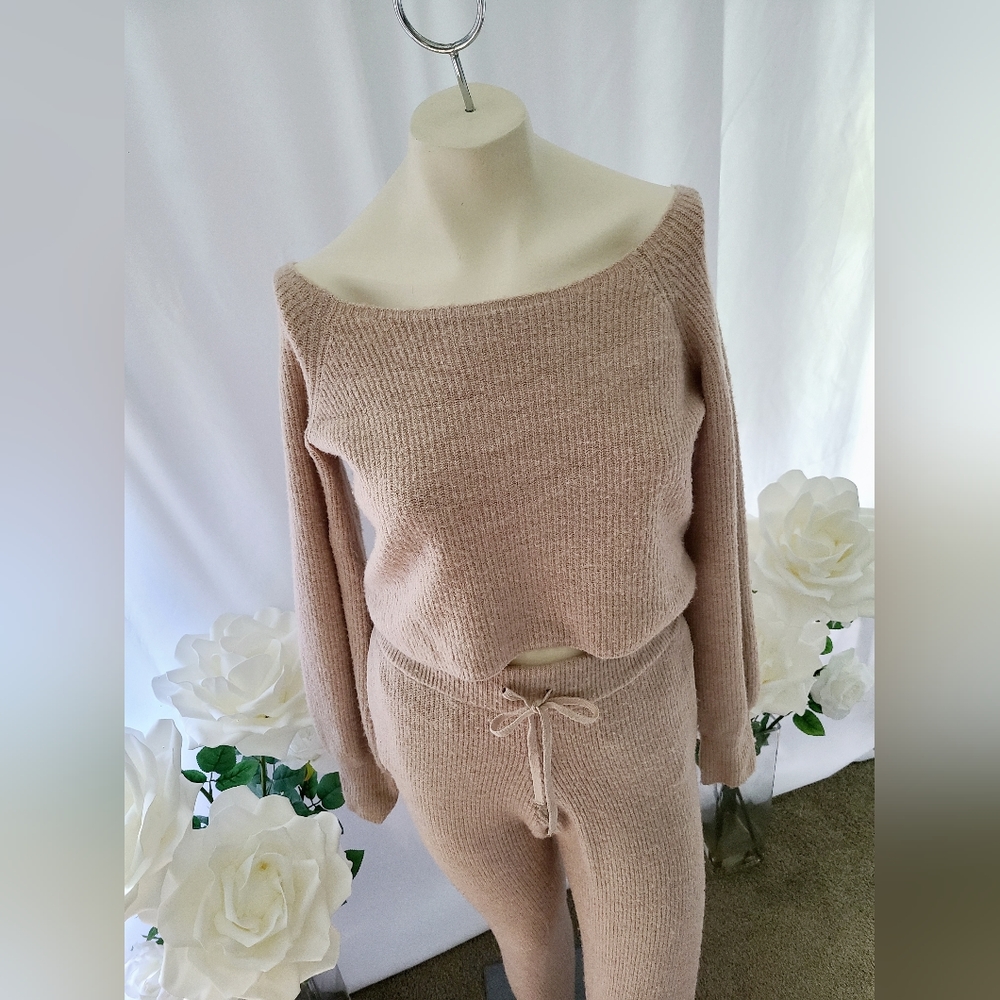 Express Sweater Set - Picture 3 of 5